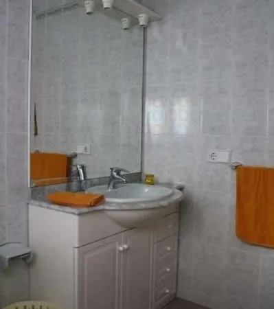 Апартаменты Puerto Del Carmen Sleeps 4 Pool Wifi *