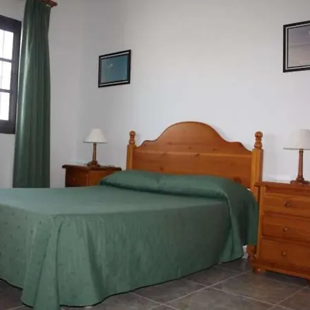 Апартаменты Puerto Del Carmen Sleeps 4 Pool Wifi Пуэрто дель Кармен