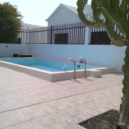 Puerto Del Carmen Sleeps 4 Pool Wifi بويرتو ذيل كارمين
