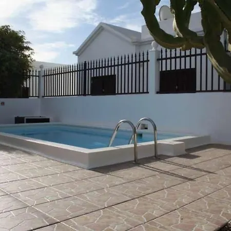 شقة Puerto Del Carmen Sleeps 4 Pool Wifi بويرتو ذيل كارمين