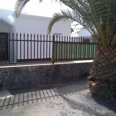 Puerto Del Carmen Sleeps 4 Pool Wifi Апартаменты *