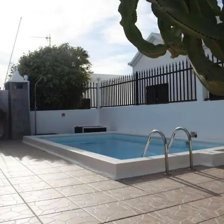Apartment Puerto Del Carmen Sleeps 4 Pool Wifi *
